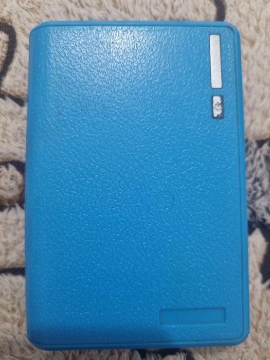 Павербанк на 4 акб 18650, робочий, стан на фото