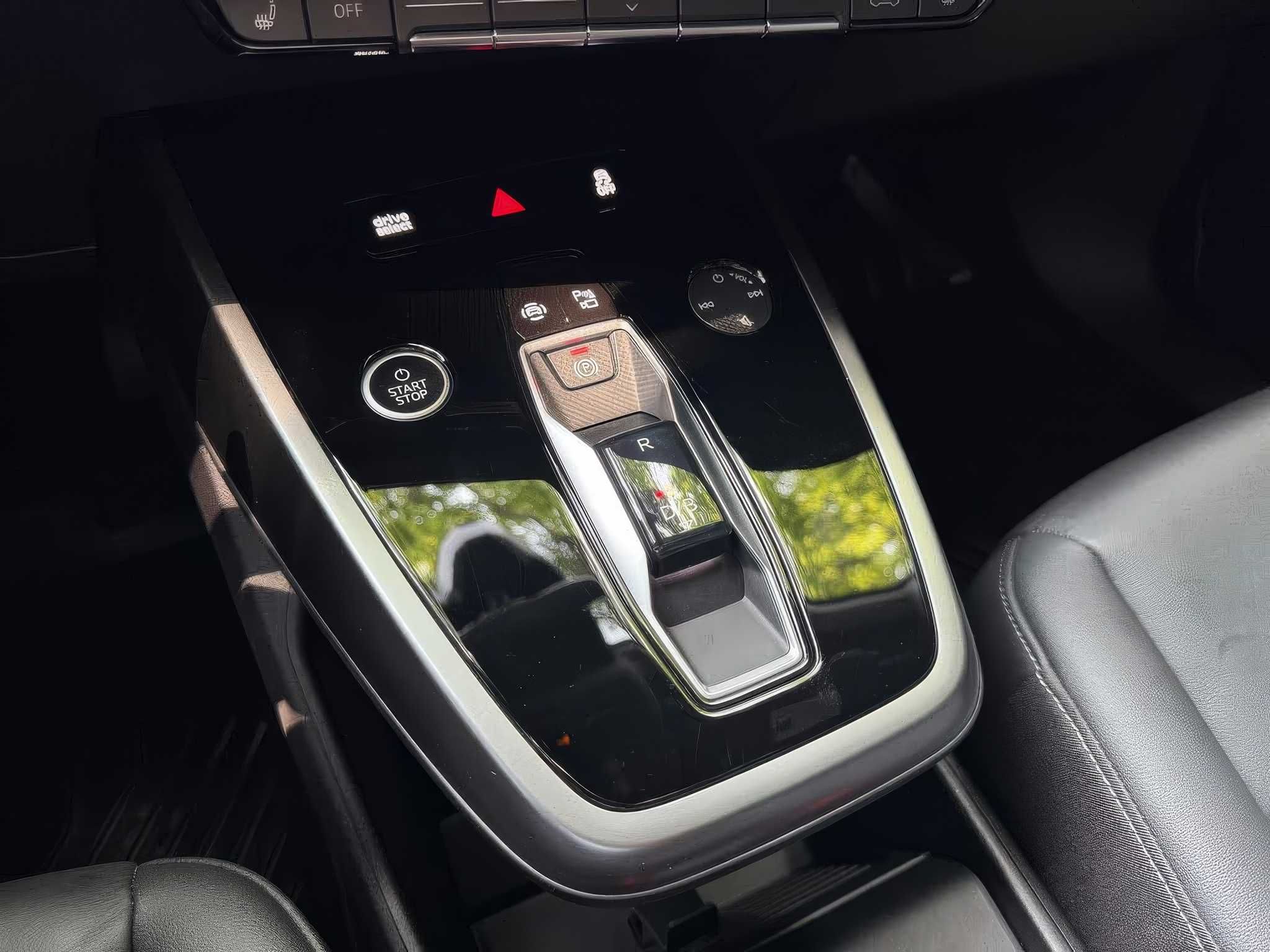 2024 Audi Q4 e-tron quattro Premium Plus 50 TFSI