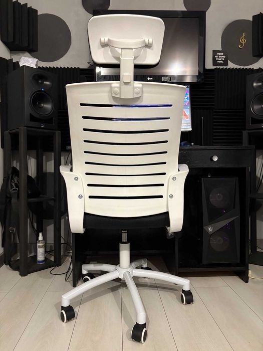 Крісло офісне Socket HALMAR