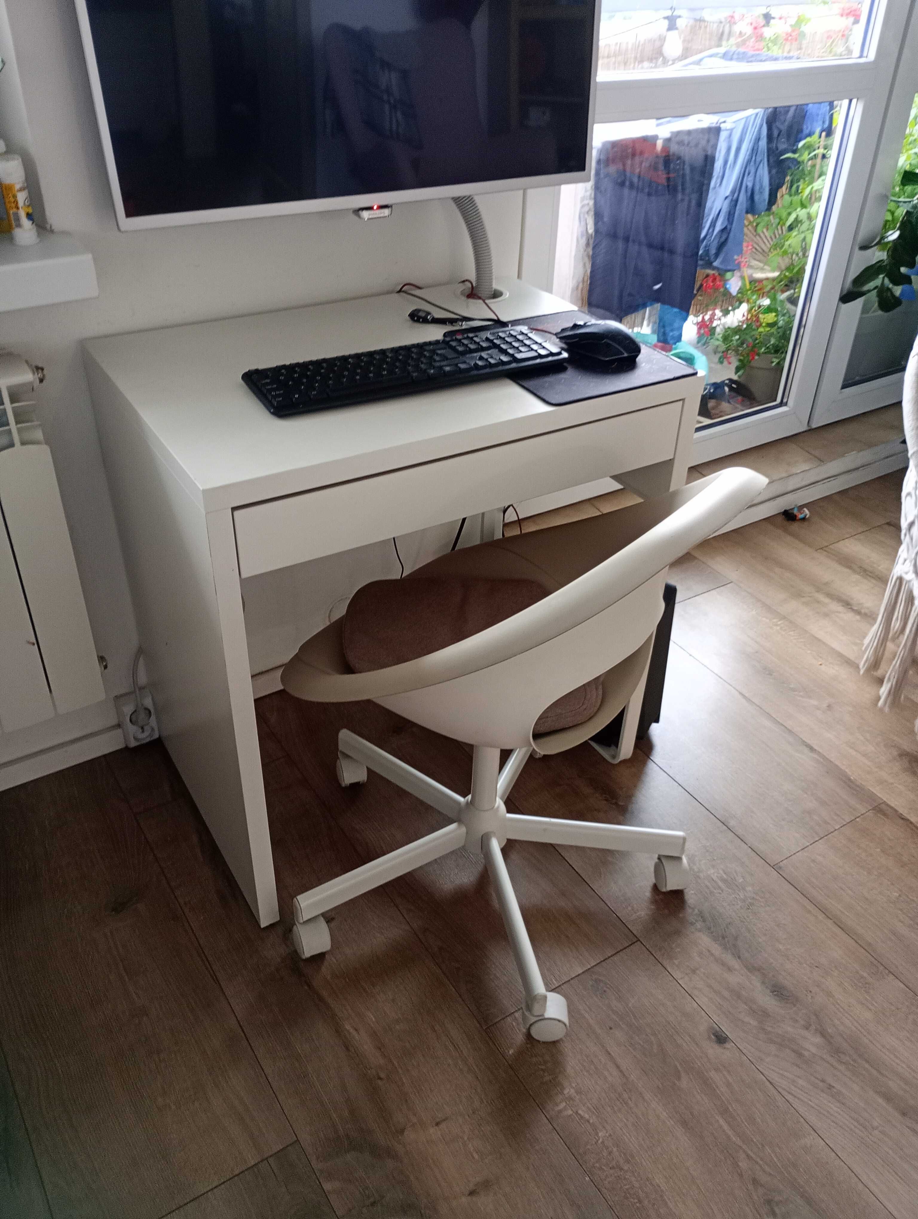 Krzesło z biurkiem IKEA