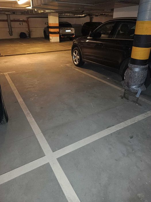 Miejsce postojowe na wynajem Lanciego 11