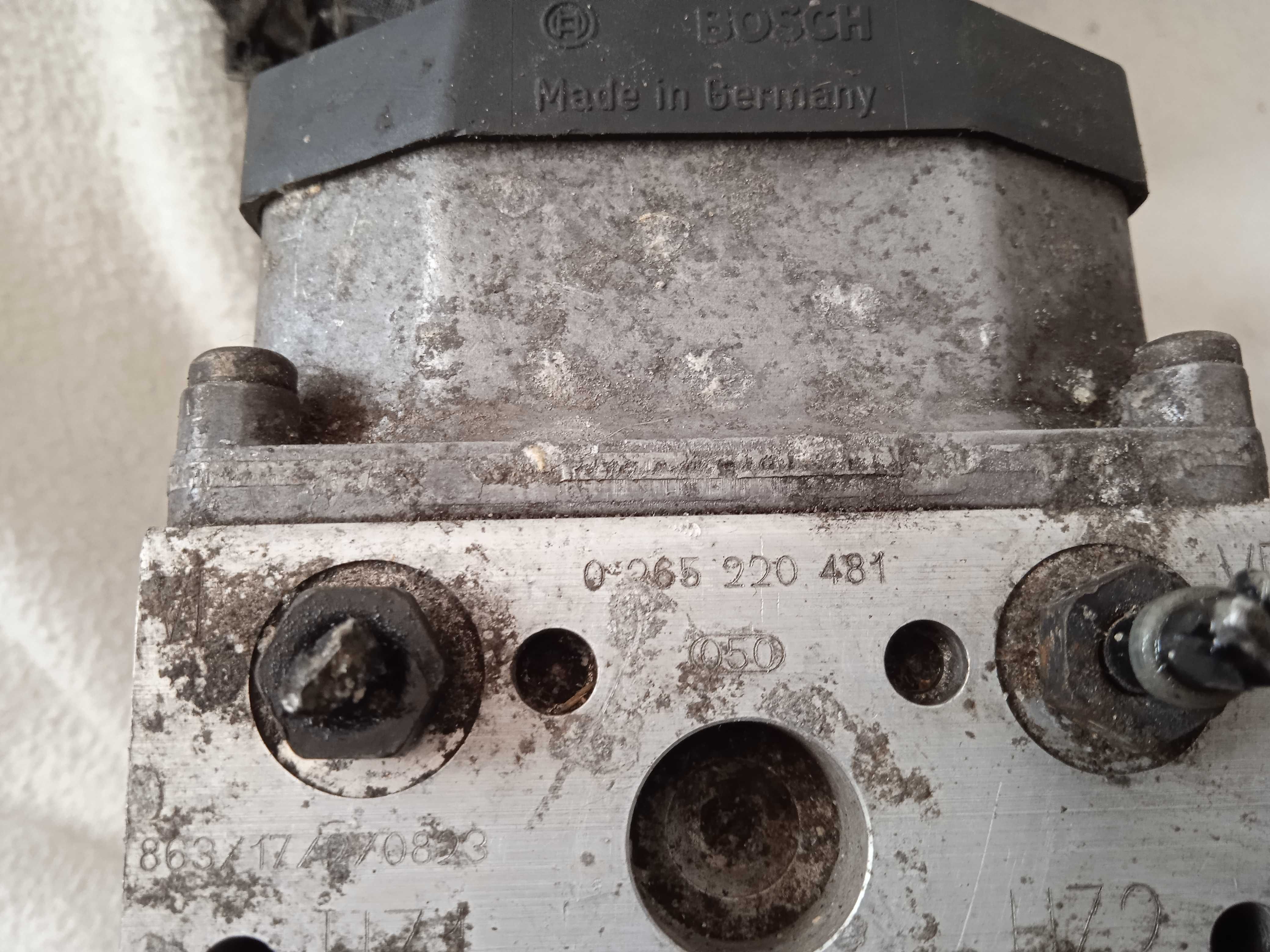 Pompa ABS ASR hamulcowa Audi A4 B5,A6 C5,VW Passat 8EO 614 111 H,111 H