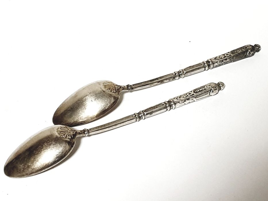 2 lindas antigas colheres Arte Nova com banho em prata contrastada
