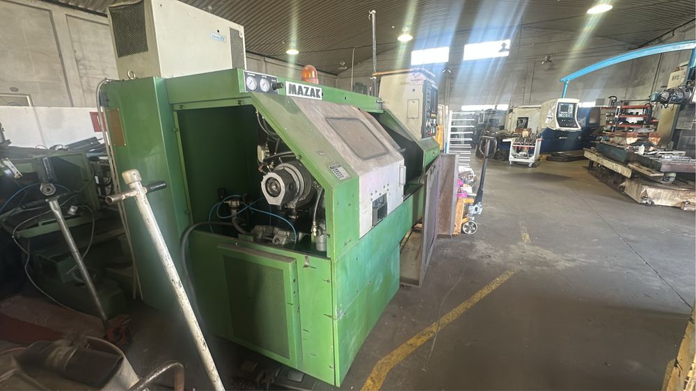 Torno CNC Mazak com alimentador
