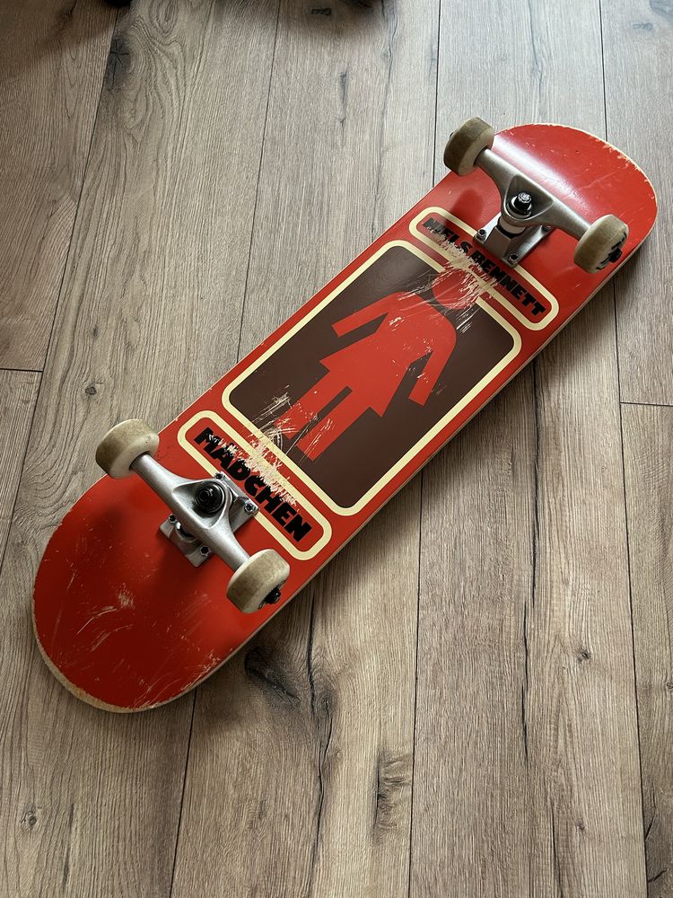 skateboard deska deskorolka Girl (Niels Bennet)