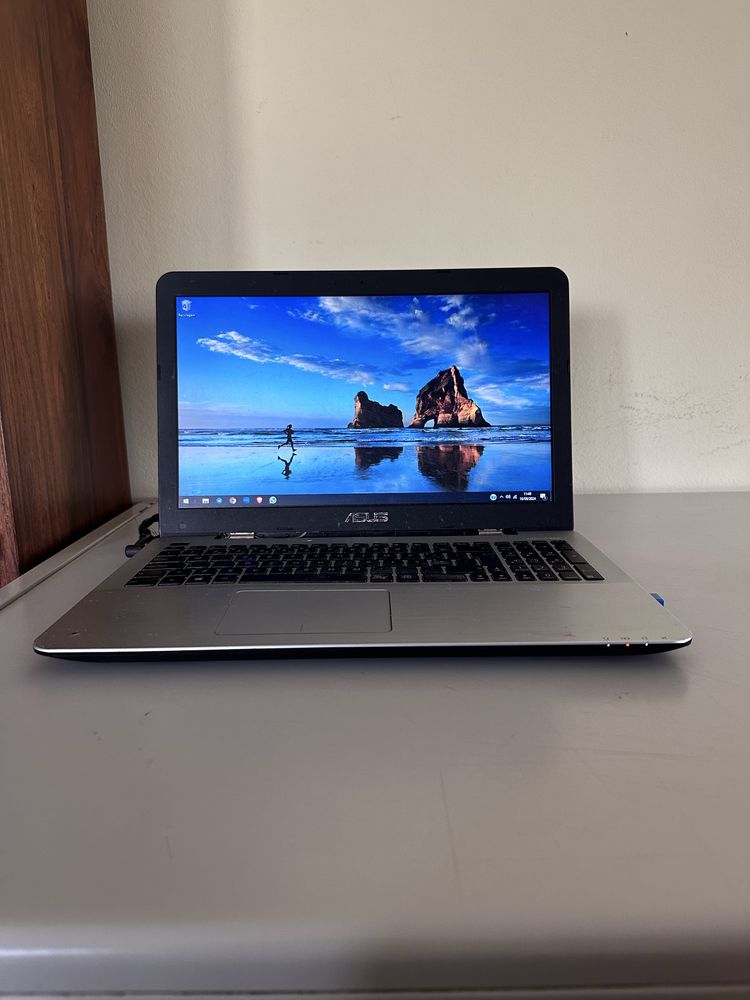 Asus X555L Portatil