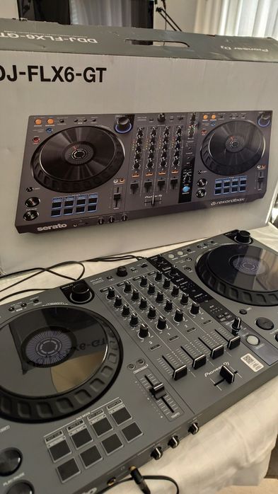 Controladora Pioneer DDJ-FLX6-GT