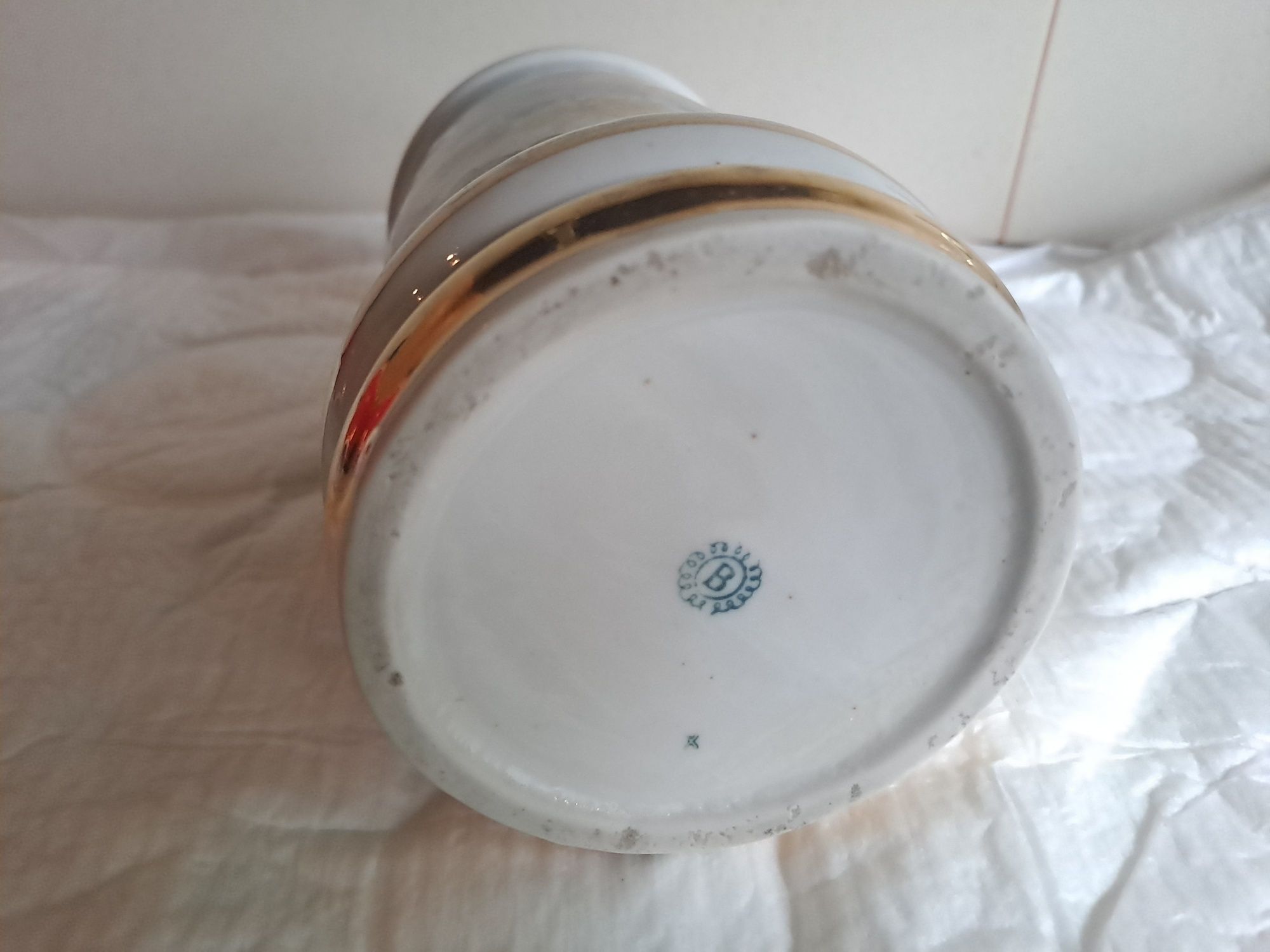 Kufel ozdobny porcelanowy 650 ml Bogucice