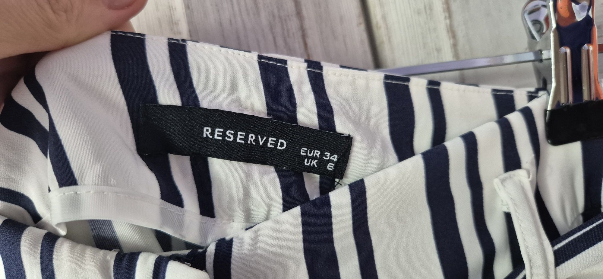 Spodnie Reserved w paski r.34 z paskiem bialo-granat., jak.nowe,wysoki