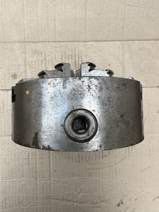 Токарный патрон 200мм