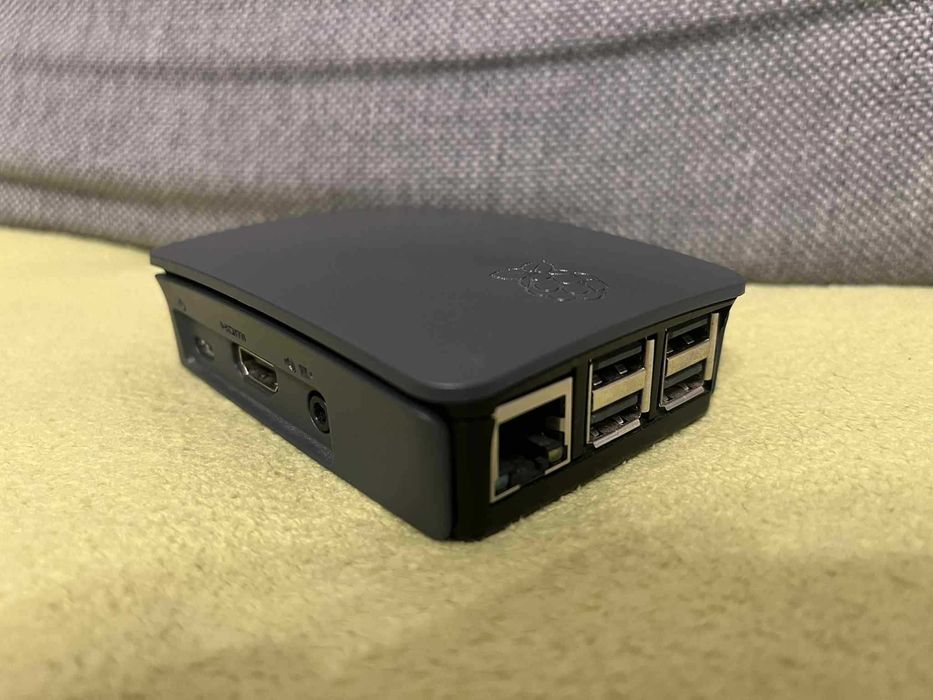 Raspberry Pi 3B+ z obudową i radiatorami – stan bardzo dobry!