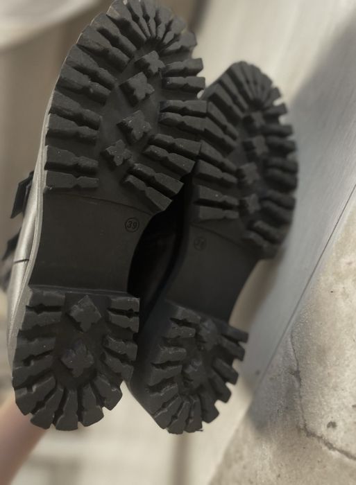 Зимові  шкіряні черевики на цегейці 39 р