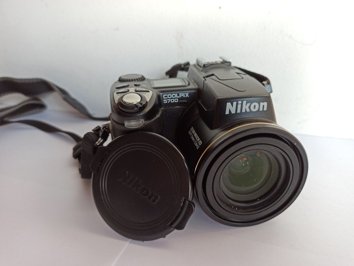 Câmera/ Máquina fotográfica digital Nikon CoolPix 5700