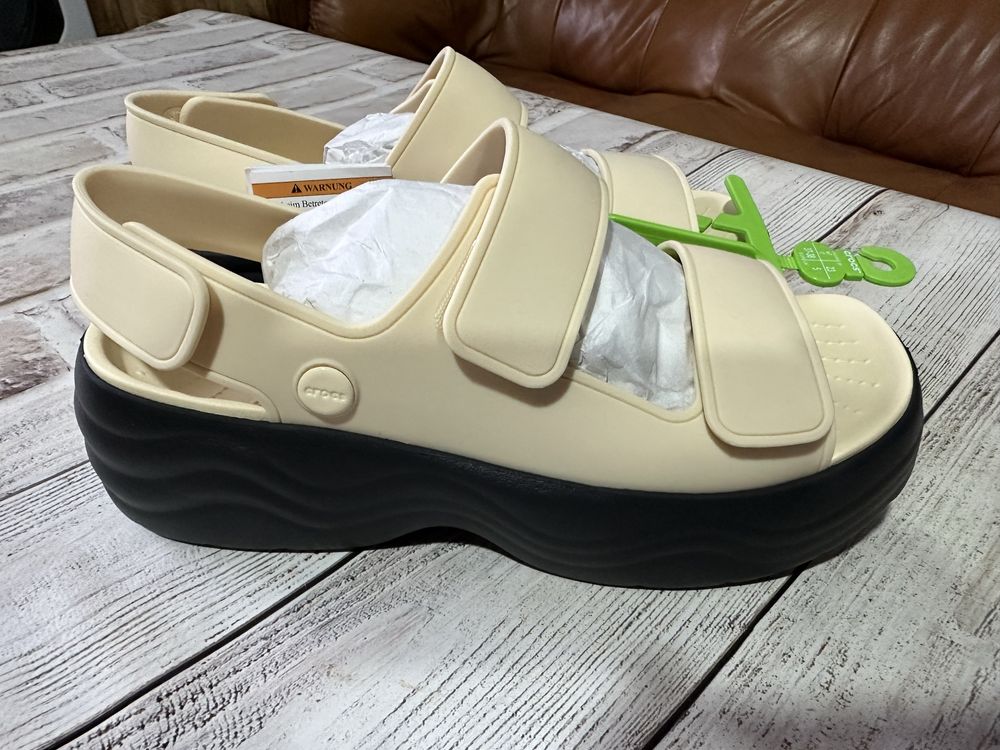 Сандалии Crocs Skyline Slide