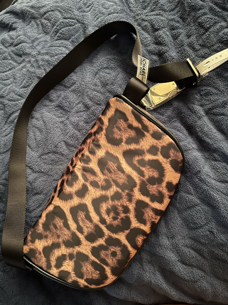 Piekna saszetka Michael Kors w panterke