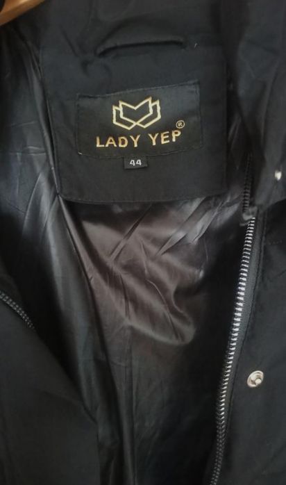 Довга жіноча куртка/пальто