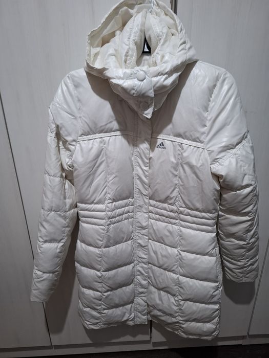 Продам пуховие женский Adidas