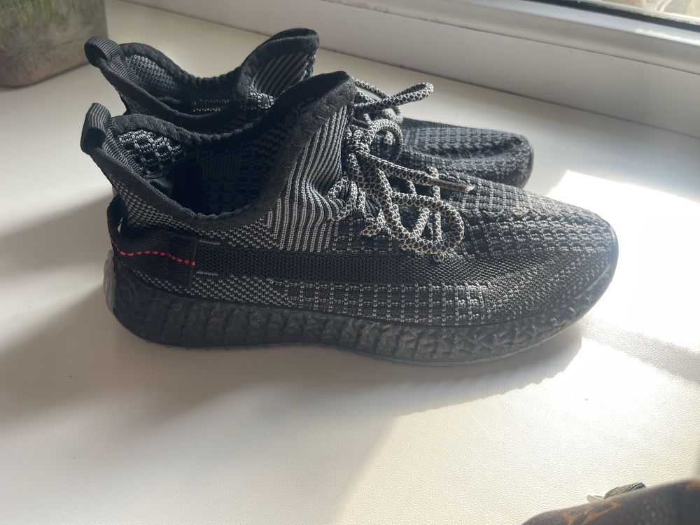 Кроссовки yezzy boost