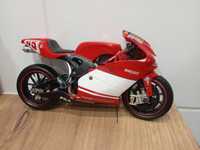 Unikat Model motor Ducati 65 MotoGP ścigacz okolice roku 2000