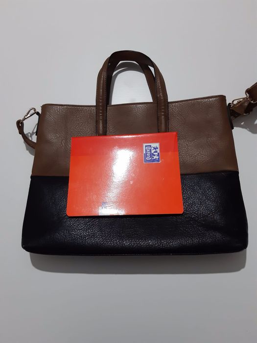 Saco / carteira de cor preta e castanha