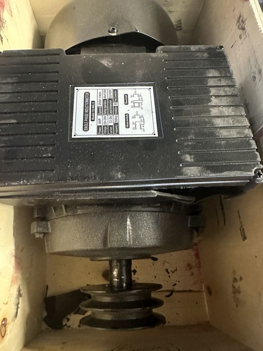 Silnik do kompresora 100, 150i 200l — 230V
