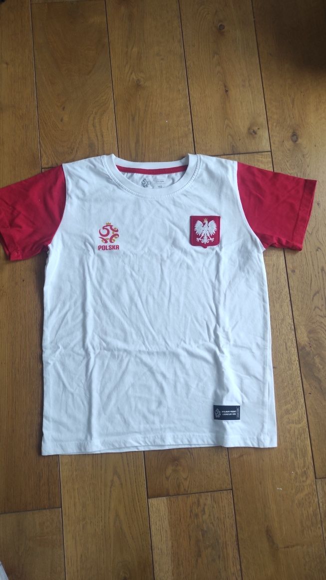 Biała koszulka z nadrukiem roz 152