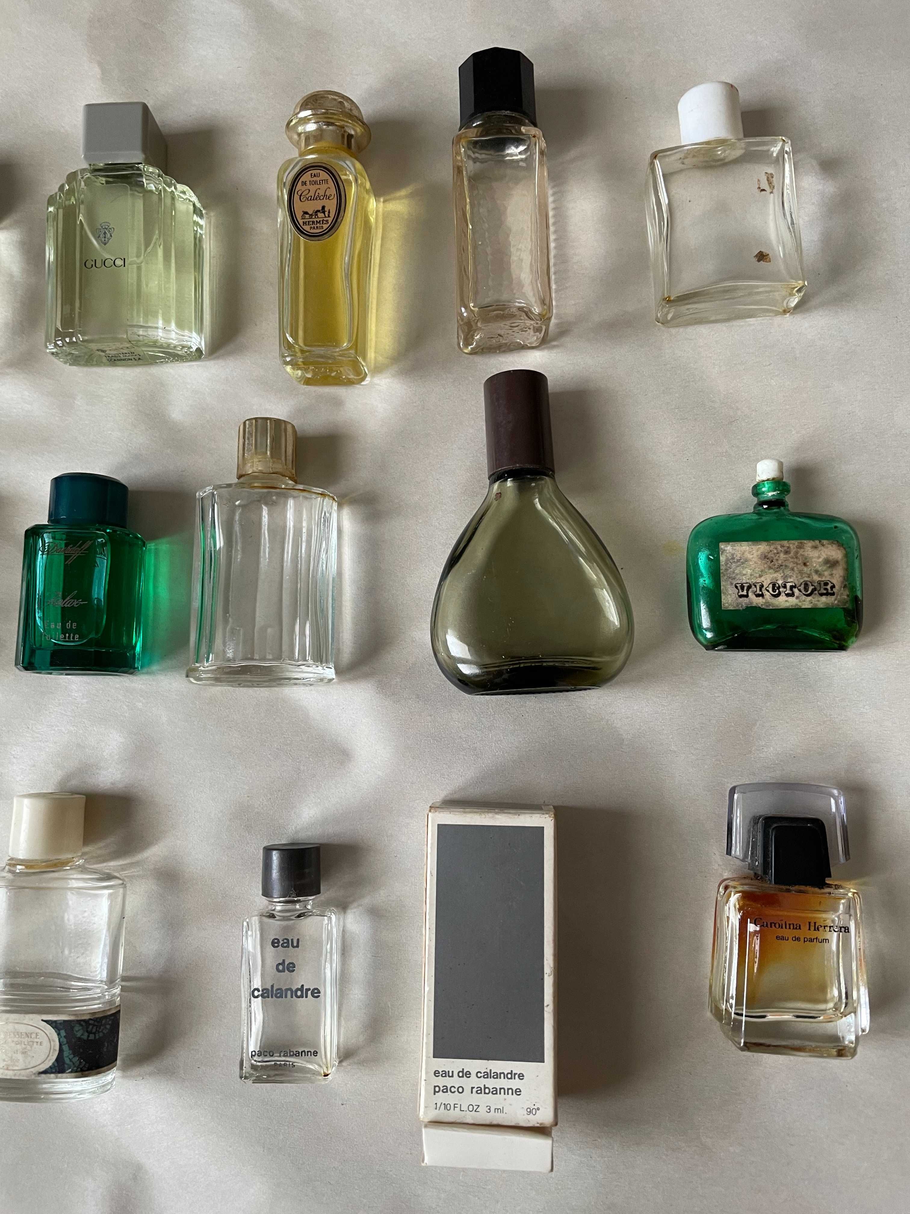 Coleção de miniaturas de perfumes