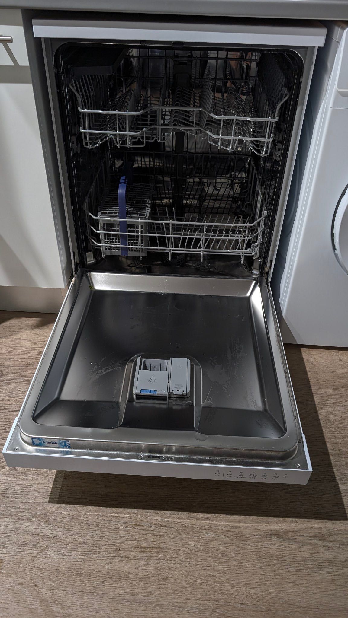 Máquina de lavar loiça Beko MDFN26431W