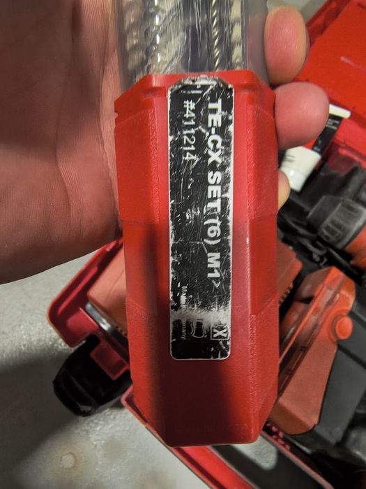 Wiertarka SDS akumulatorowa Hilti TE2-A, 2 aku, wiertła, latarka