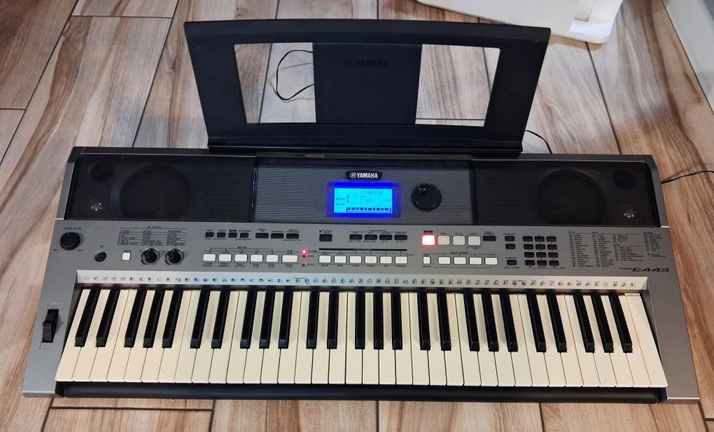 Keyboard syntezator Yamaha PSR E443