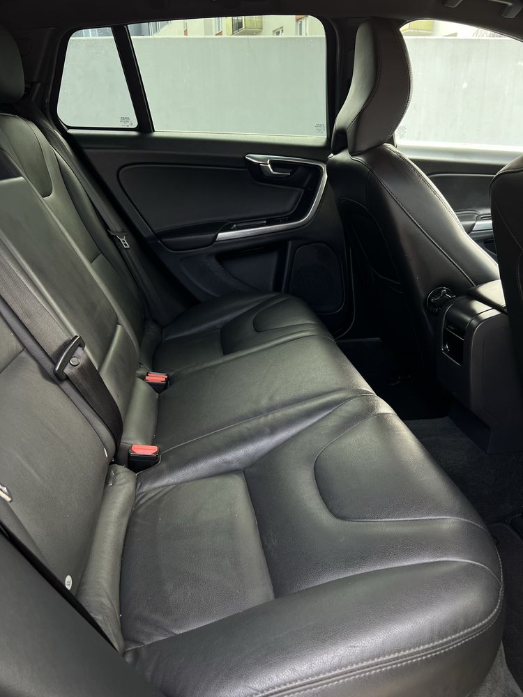 Volvo V60 D6  Plug-in-Hybrid AWD