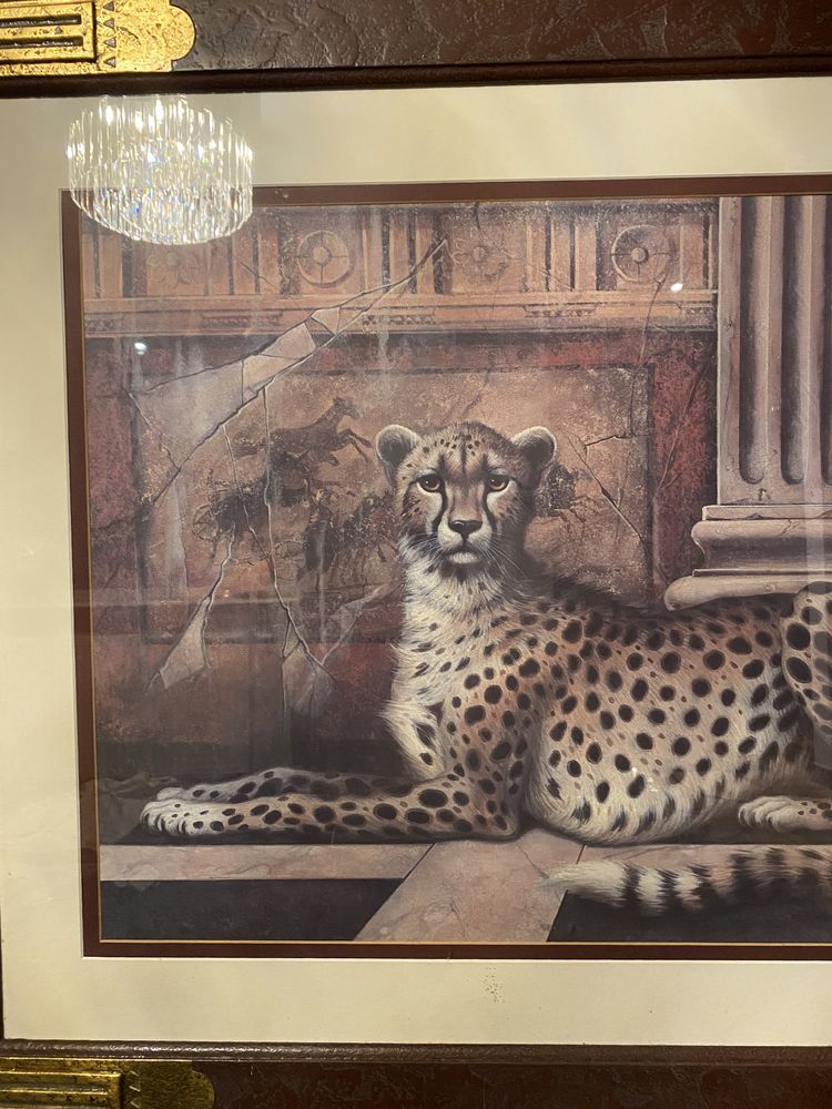 Obraz z gepardem oprawiony w drewnianą ramę