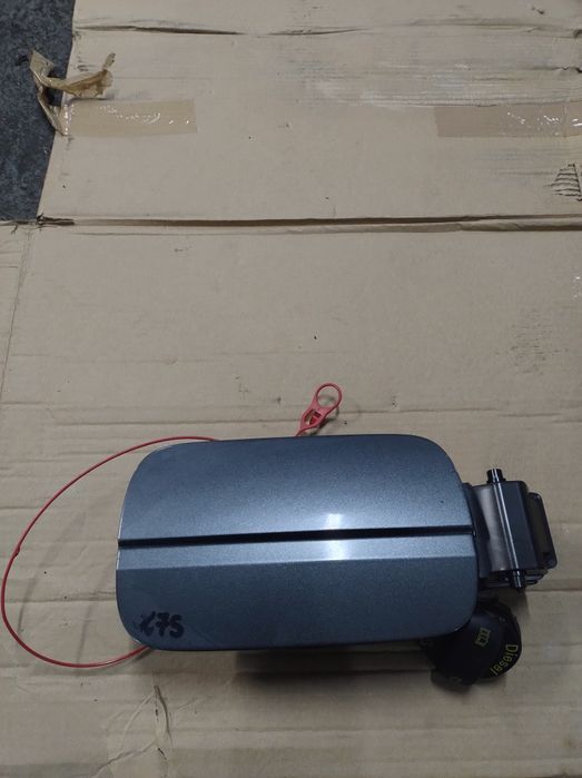 Klapka wlewu paliwa Audi A4 B9 Z7S