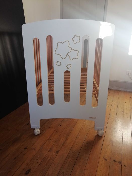 Berço Trama (Marca Top) - Design Branco e Madeira C/ Estrelas 120x60