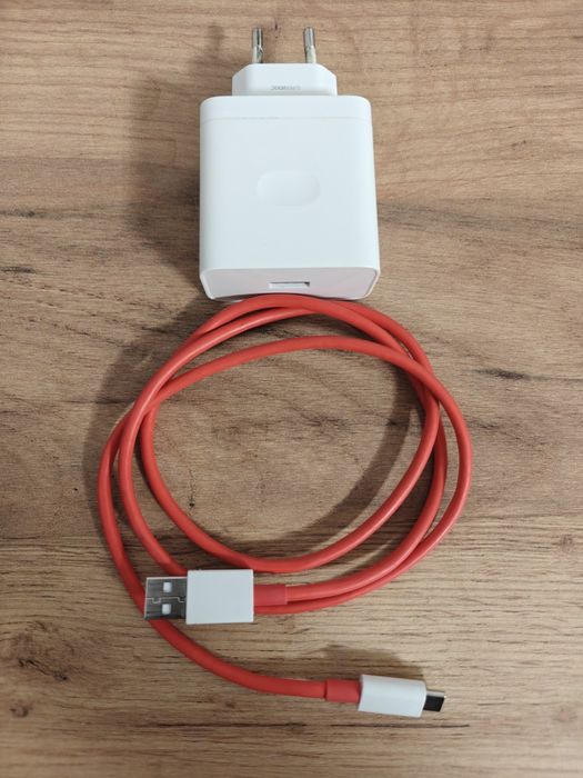 One plus 13 12/256 dystrybucja xkom, stan perfekcyjny + ładowarka 100w