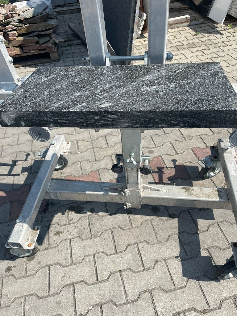 Granitowa płyta chodnikowa płomieniowana Juparana 5cm, płyta tarasowa