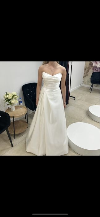 Gładka suknia ślubna