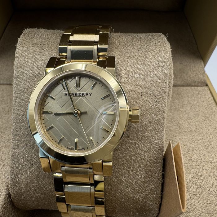 Жіночий годинник burberry bu9227 оригінал