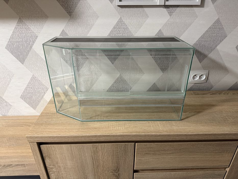 Продам тераріум.