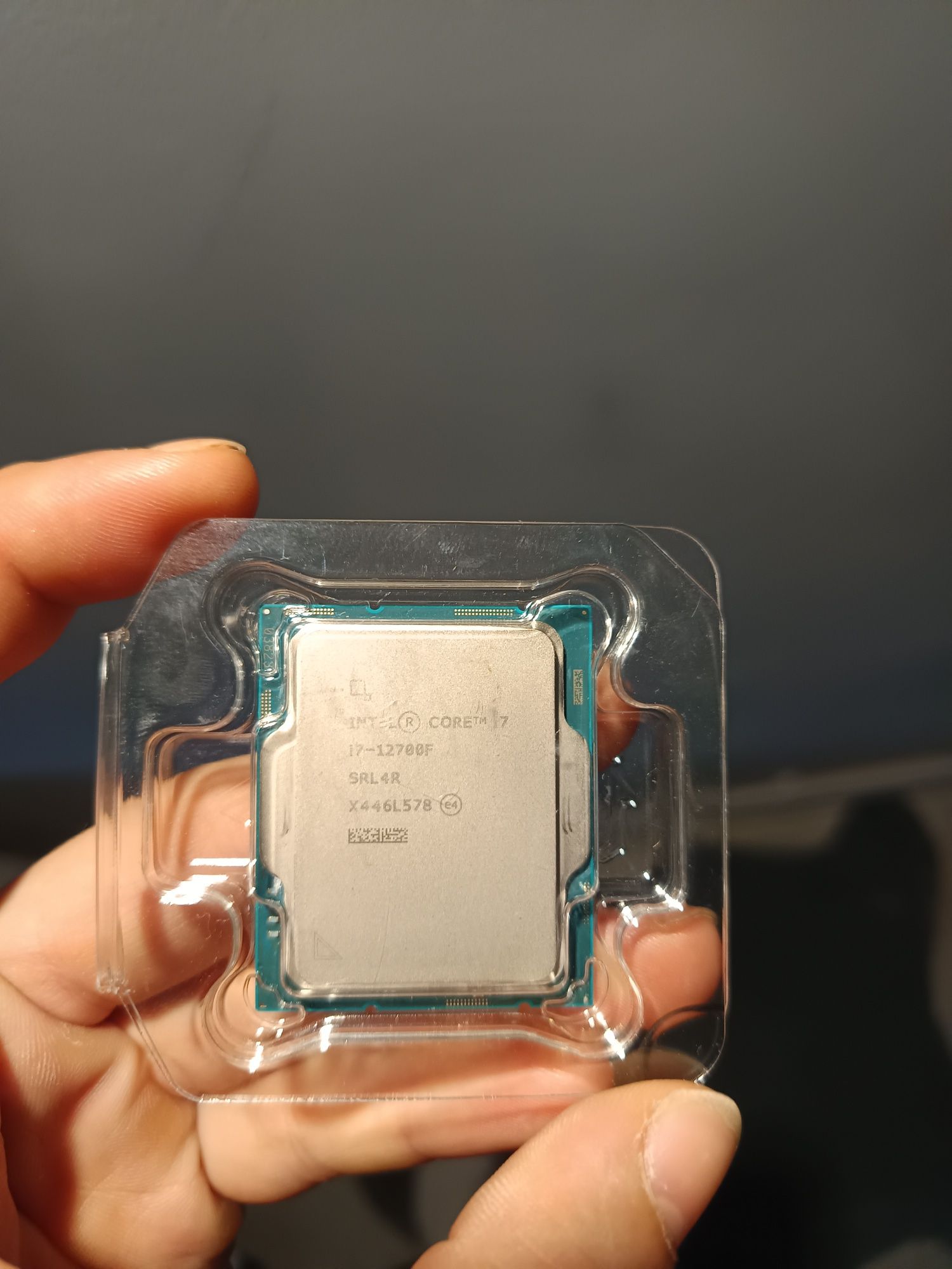 Intel Core I7 12700F (12r/20w)