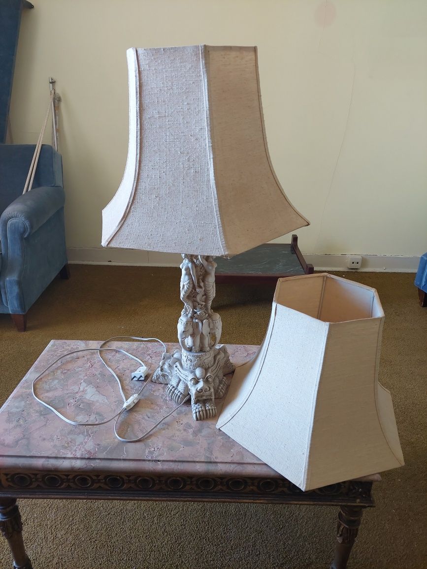 Candeeiro de mesa antigo