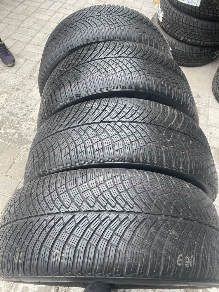 Шины зимние разноширокие 285/40/20 255/45/20 Pirelli Pzero Winter 2