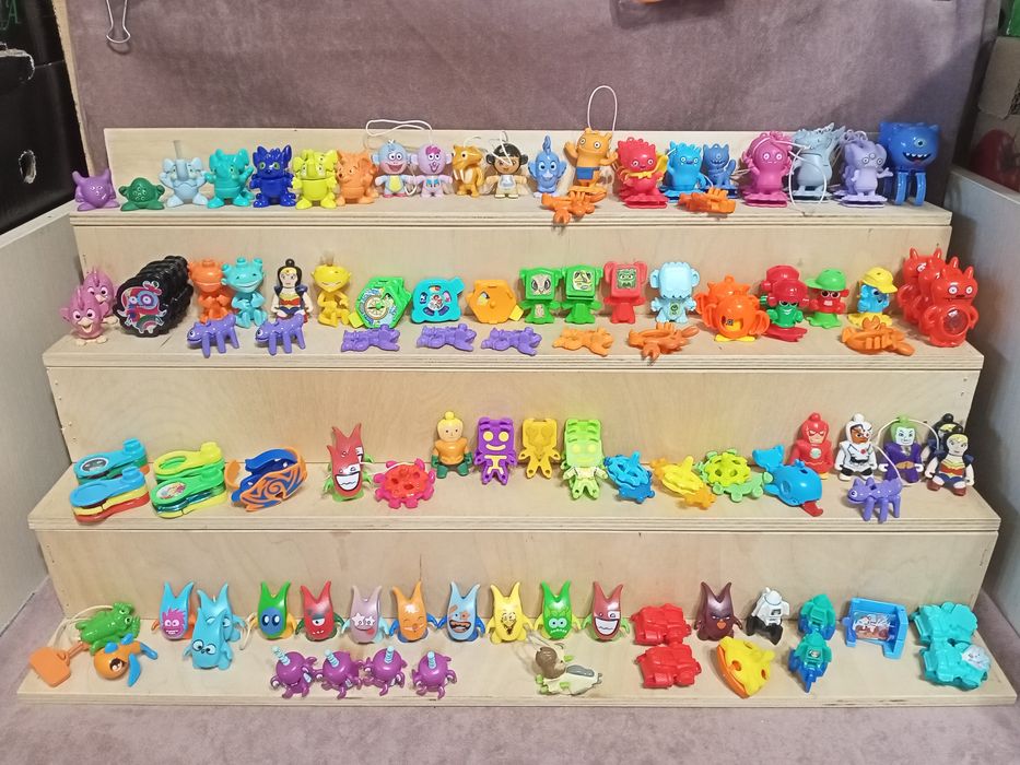 Продам игрушки из киндеров