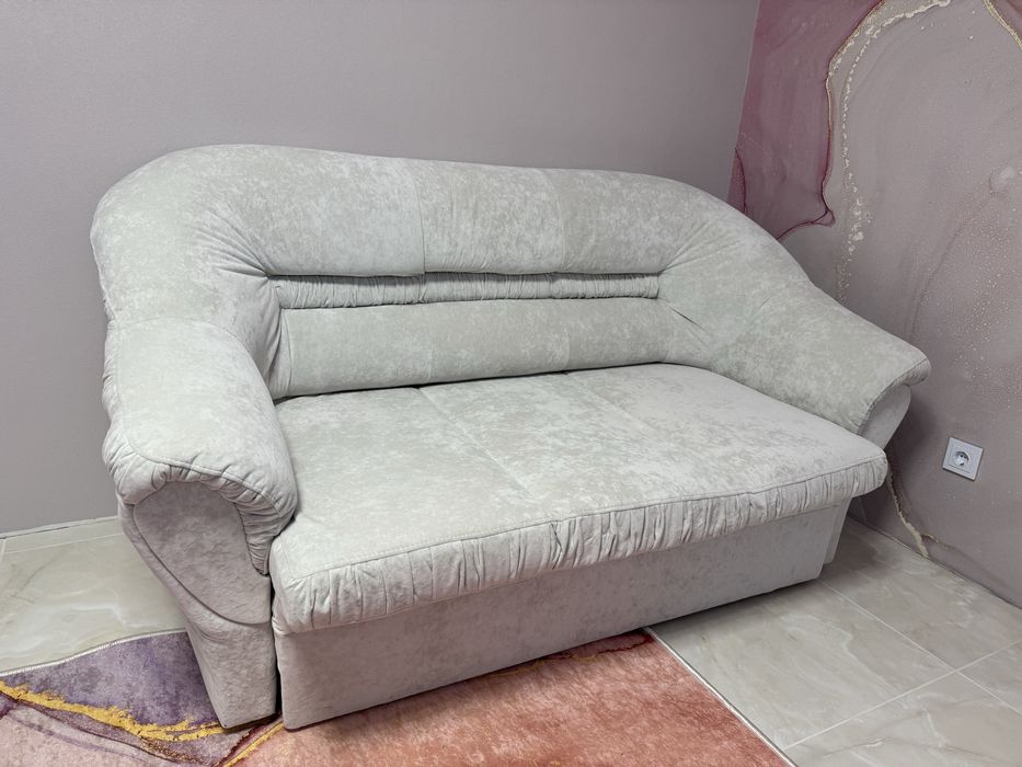 Диван сіро-бежевий
