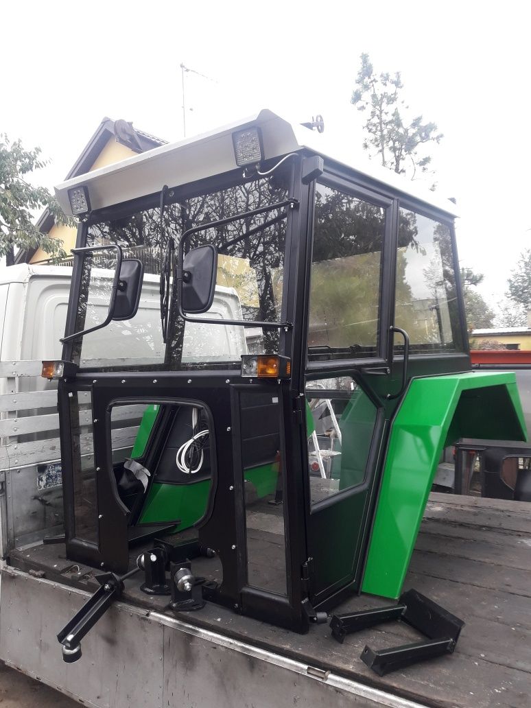 Kabina kabiny Ursus ciągnik traktor maska  C-330 C-360 Mf Bizon