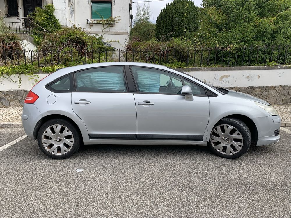 Citroen c4 com avaria