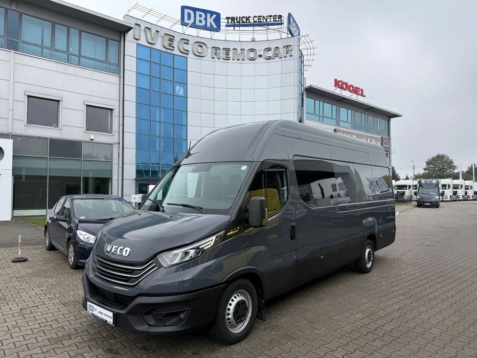 Iveco 35S18  Iveco 35S18 | Brygadówka | 7 miejsc | 3.0 | Automat | L4h3