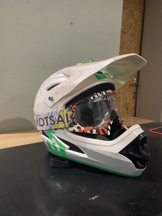 Продам Шлем фуллфейс 661 Sixsixone !Описание!