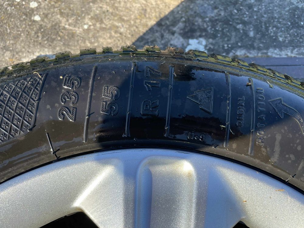 Komplet opon zimowych Kleber Krisalp HP3 z alufelgami 235/55 R17 103V