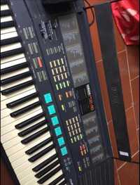 Órgão electrónico Yamaha